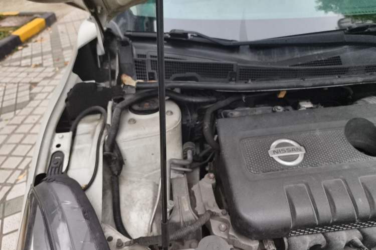 Used Nissan Lannia 2016 1.6L CVT Smart Cool Edition Engine Bay Right