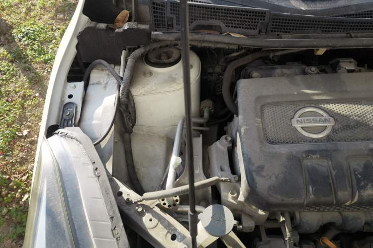 Used Nissan Lannia 2016 1.6L CVT Smart Cool Edition Engine Bay Right