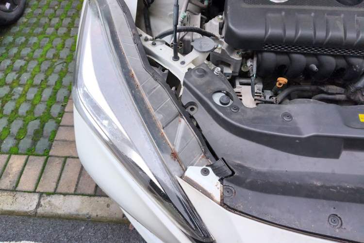 Used Nissan Lannia 2016 1.6L CVT Cool Edition Engine Bay Right