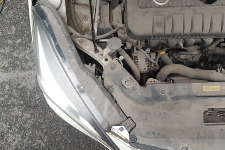 Used Nissan Lannia 2016 1.6L CVT Smart Cool Edition Engine Bay Right