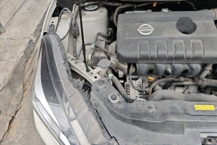 Used Nissan Lannia 2016 1.6L CVT Cool Edition Engine Bay Right