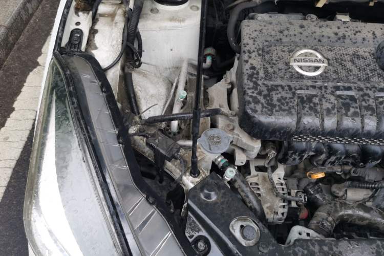 Used Nissan Lannia 2016 1.6L CVT Cool Edition Engine Bay Right