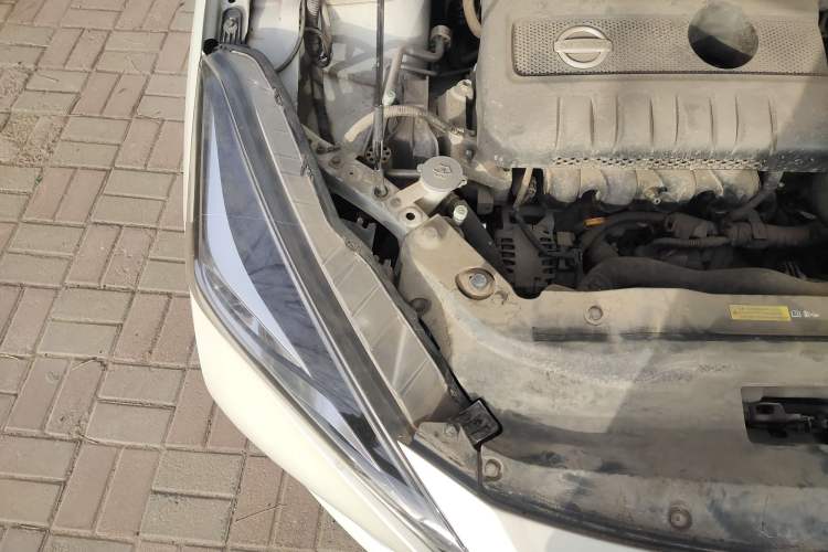 Used Nissan Lannia 2016 1.6L CVT Smart Cool Edition Engine Bay Right