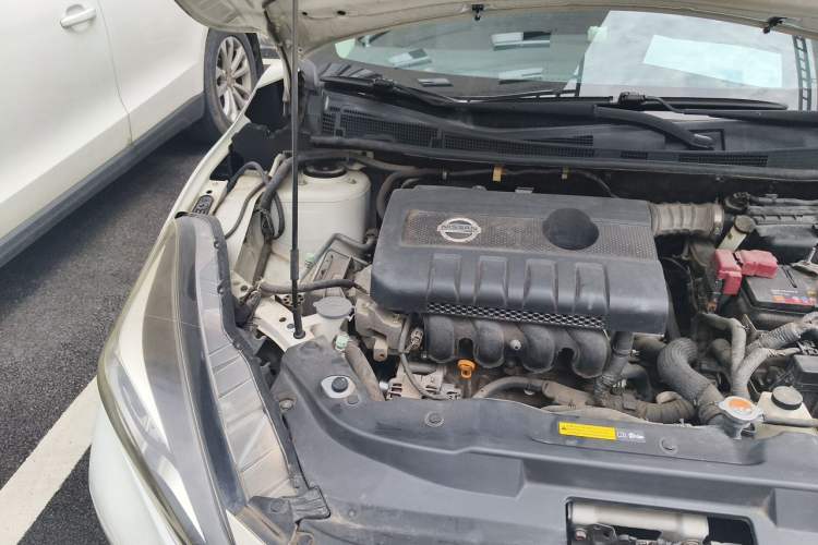 Used Nissan Lannia 2016 1.6L CVT Cool Edition Engine Bay Right