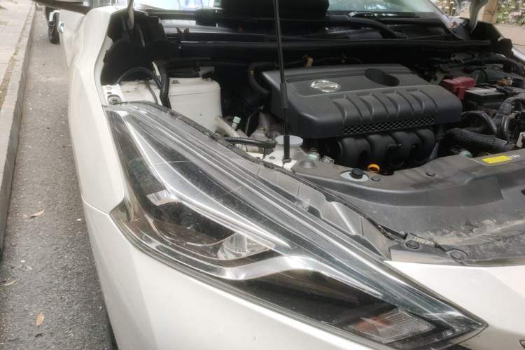Used Nissan Lannia 2016 1.6L CVT Cool Edition Engine Bay Right