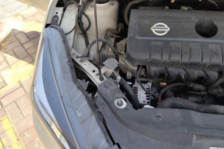 Used Nissan Lannia 2016 1.6L CVT Cool Edition Engine Bay Right