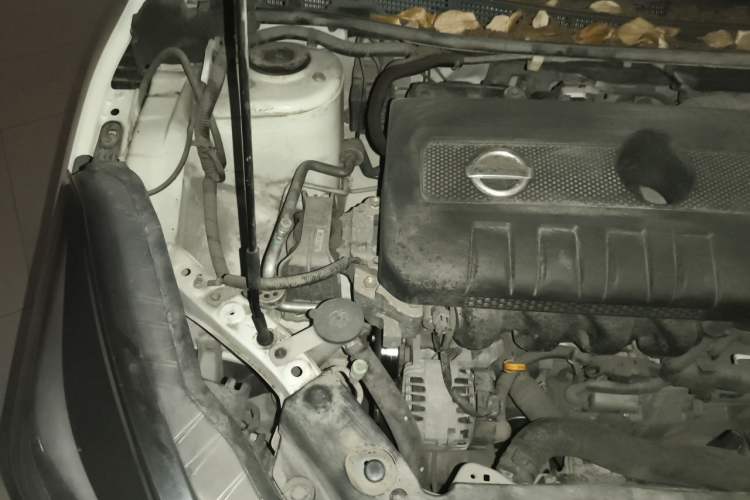 Used Nissan Lannia 2016 1.6L Manual Cool Edition Engine Bay Right