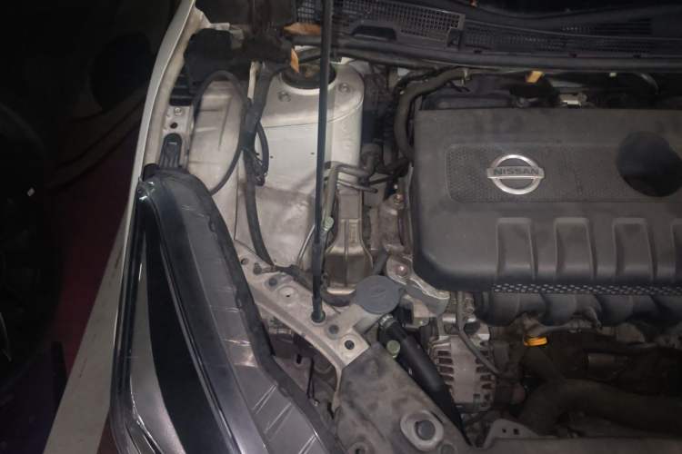 Used Nissan Lannia 2016 1.6L CVT Smart Cool Edition Engine Bay Right