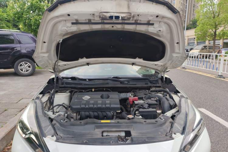 Used Nissan Lannia 2016 1.6L CVT Smart Cool Edition Engine Bay