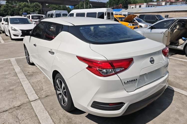 Used Nissan Lannia 2016 1.6L Manual Cool Edition Exterior 2