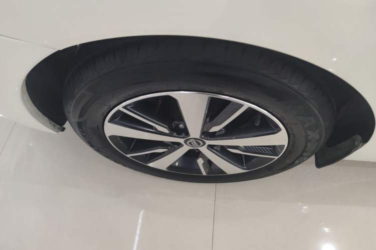Used Nissan Lannia 2016 1.6L CVT Cool Edition Exterior 2