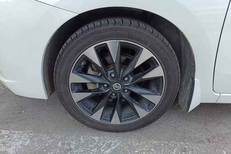Used Nissan Lannia 2016 1.6L CVT Smart Cool Edition Exterior 4