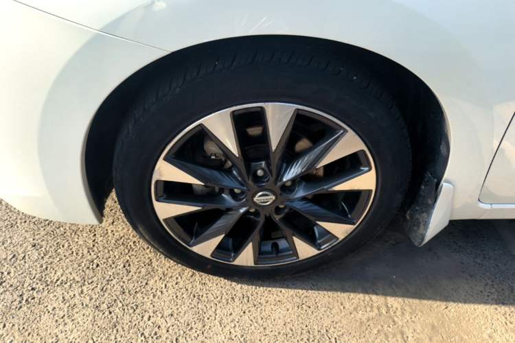 Used Nissan Lannia 2016 1.6L CVT Smart Cool Edition Exterior 4