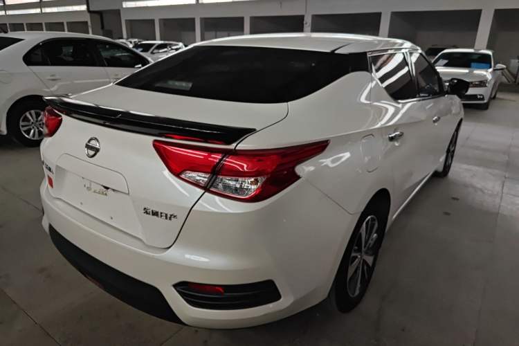 Used Nissan Lannia 2016 1.6L Manual Cool Edition Exterior 5
