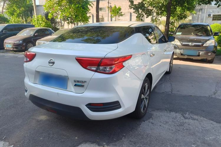 Used Nissan Lannia 2016 1.6L CVT Cool Edition Exterior 5