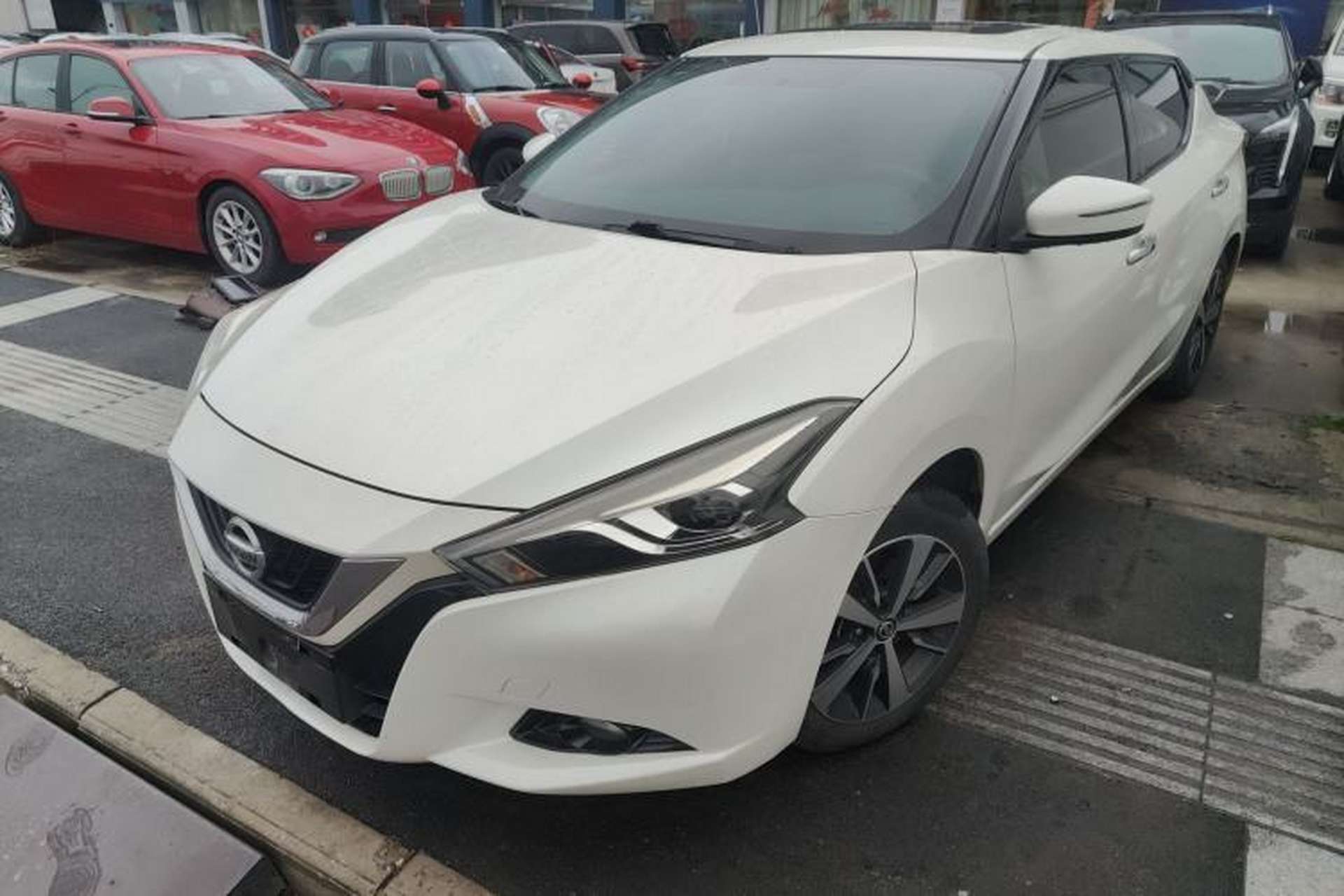 Used Nissan Lannia 2016 1.6L CVT Cool Edition Front Left 45 Deg