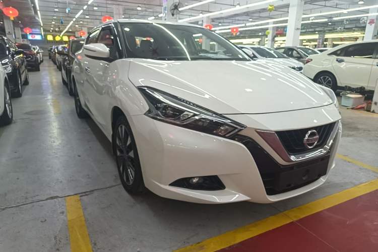 Used Nissan Lannia 2016 1.6L CVT Smart Cool Edition Front Right 45 Deg