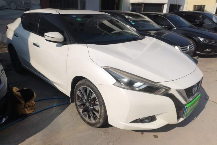 Used Nissan Lannia 2016 1.6L CVT Smart Cool Edition Front Right 45 Deg