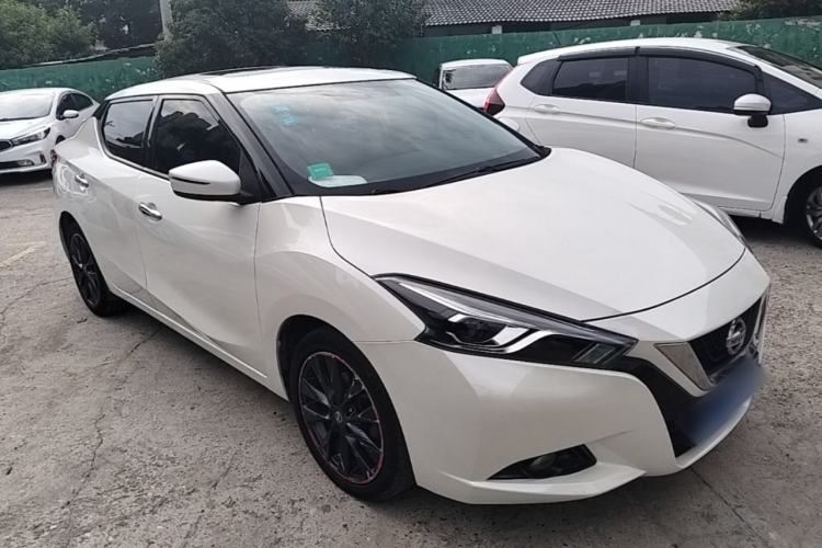 Used Nissan Lannia 2016 1.6L CVT Smart Cool Edition Front Right 45 Deg