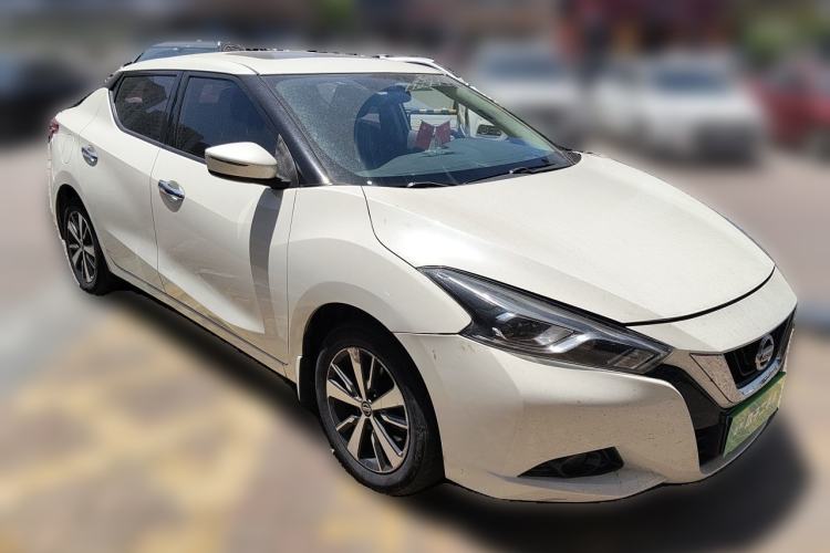 Used Nissan Lannia 2016 1.6L CVT Cool Edition Front Right 45 Deg