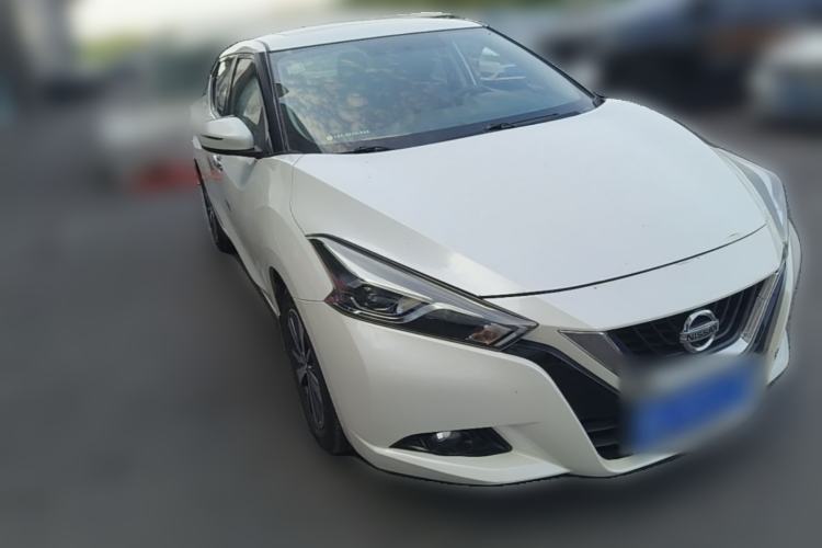 Used Nissan Lannia 2016 1.6L CVT Cool Edition Front Right 45 Deg