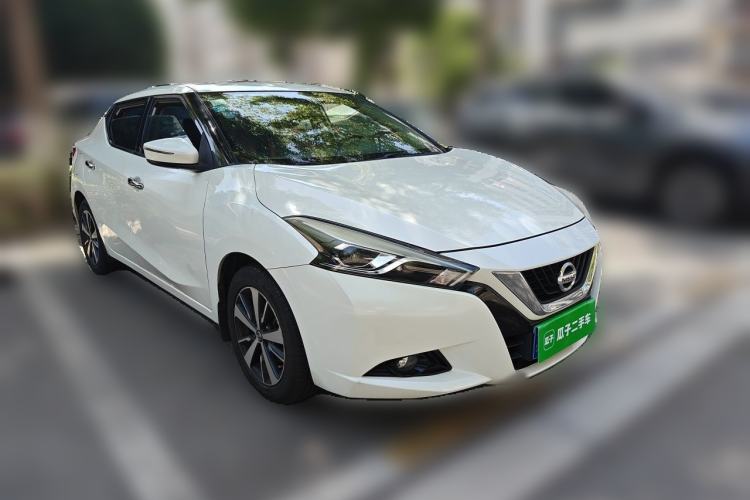 Used Nissan Lannia 2016 1.6L CVT Cool Edition Front Right 45 Deg