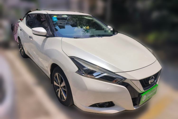 Used Nissan Lannia 2016 1.6L CVT Cool Edition Front Right 45 Deg