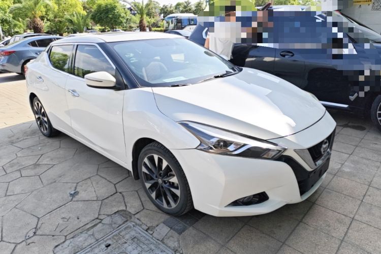 Used Nissan Lannia 2016 1.6L CVT Smart Cool Edition Front Right 45 Deg