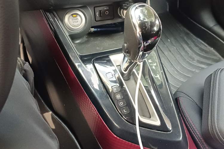 Used Nissan Lannia 2016 1.6L CVT Smart Cool Edition Gear Lever
