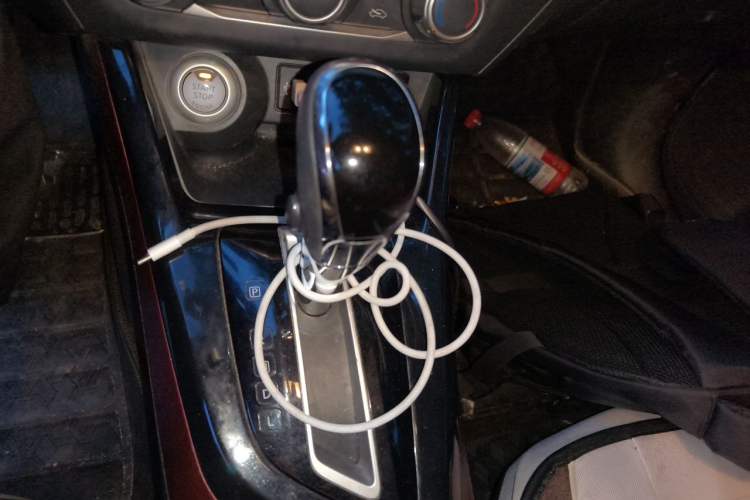 Used Nissan Lannia 2016 1.6L CVT Smart Cool Edition Gear Lever