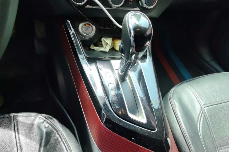 Used Nissan Lannia 2016 1.6L CVT Smart Cool Edition Gear Lever