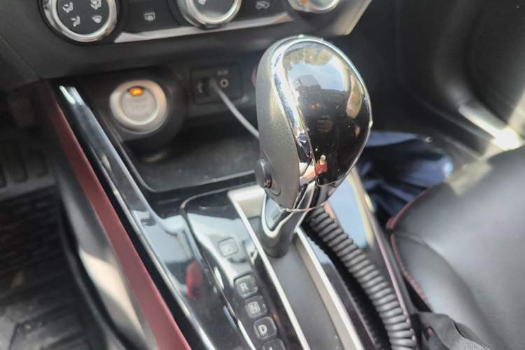 Used Nissan Lannia 2016 1.6L CVT Smart Cool Edition Gear Lever