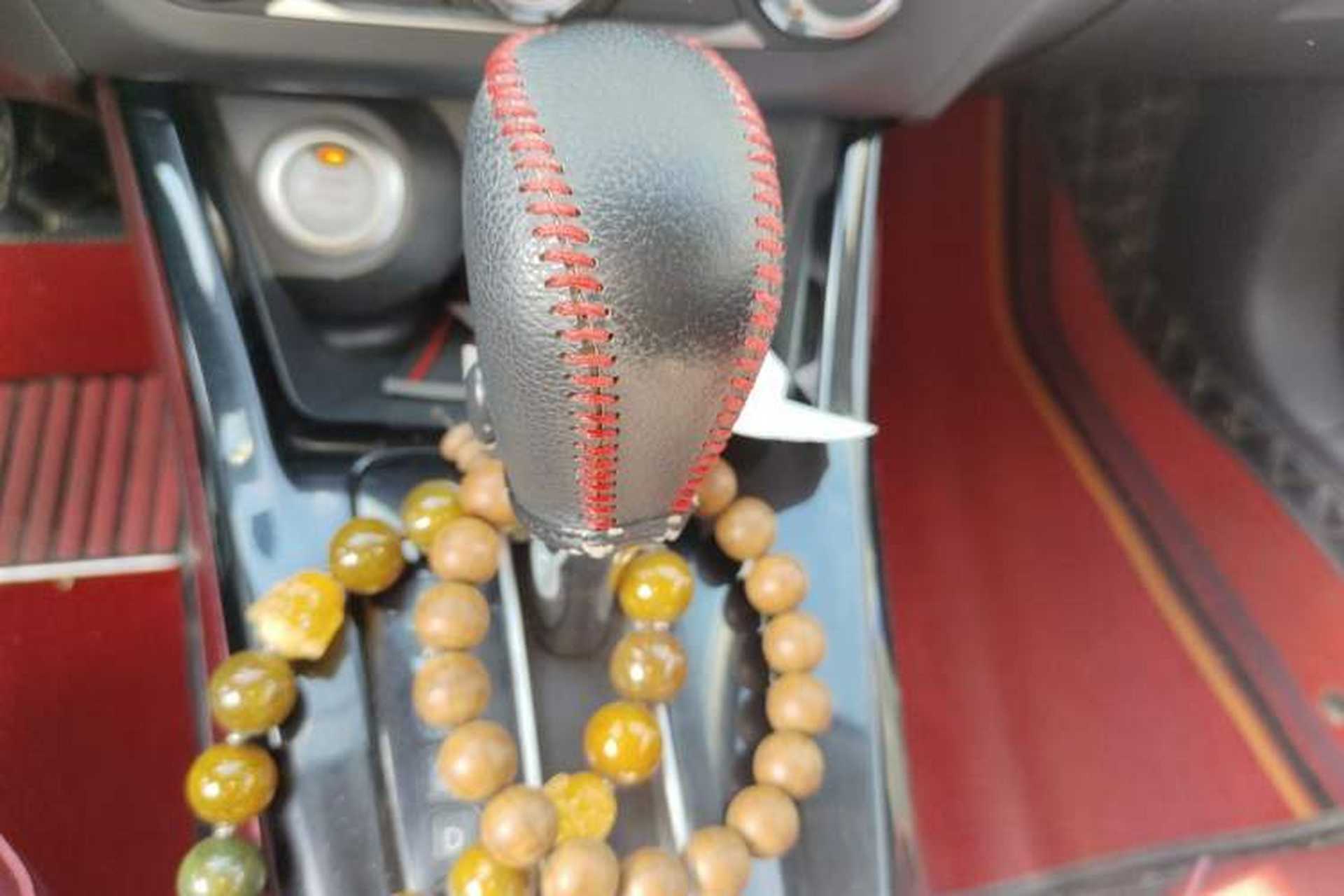 Used Nissan Lannia 2016 1.6L CVT Smart Cool Edition Gear Lever