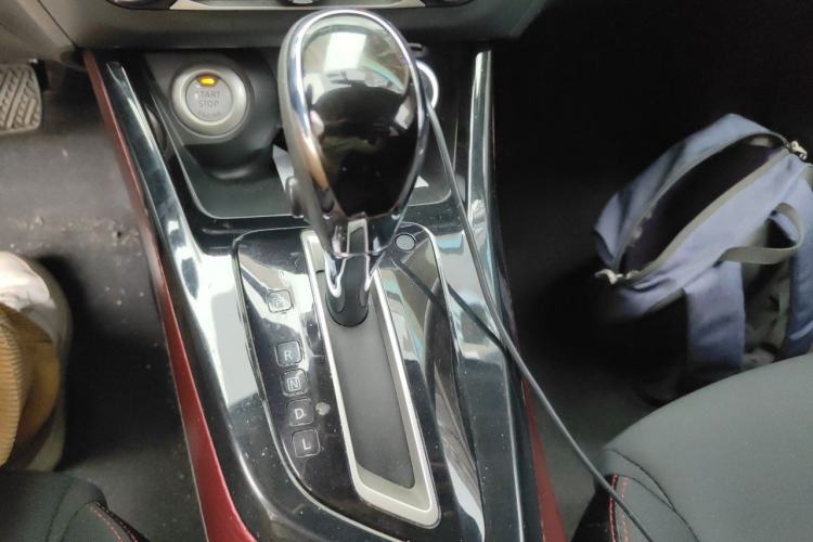 Used Nissan Lannia 2016 1.6L CVT Smart Cool Edition Gear Lever
