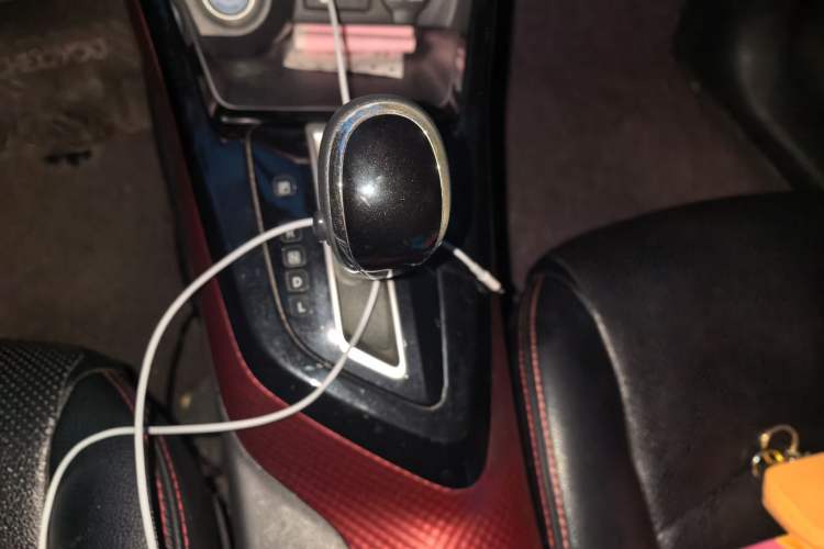 Used Nissan Lannia 2016 1.6L CVT Smart Cool Edition Gear Lever