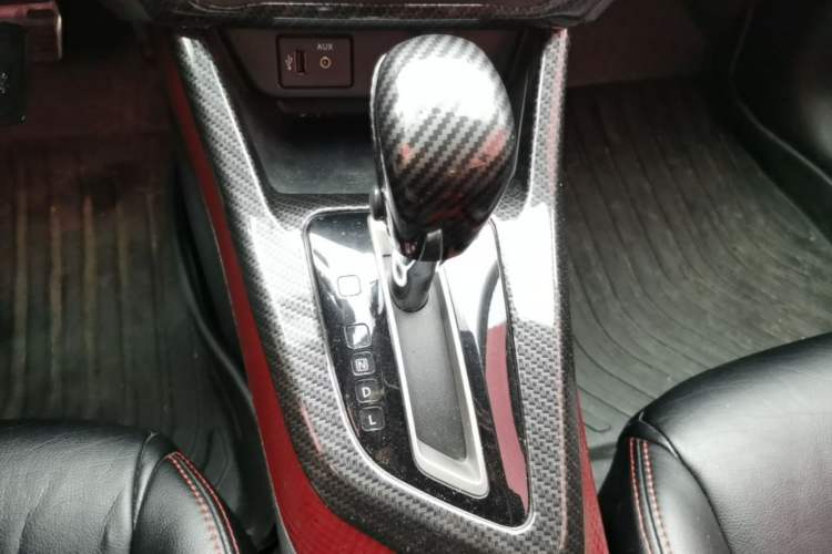 Used Nissan Lannia 2016 1.6L CVT Cool Edition Gear Lever