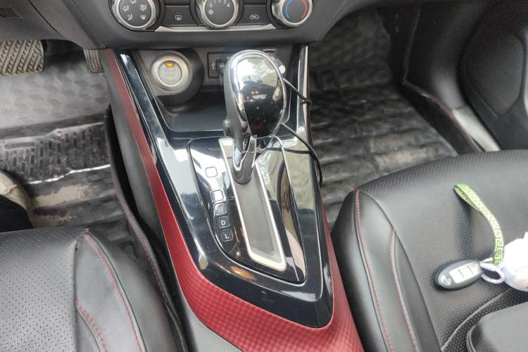 Used Nissan Lannia 2016 1.6L CVT Smart Cool Edition Gear Lever