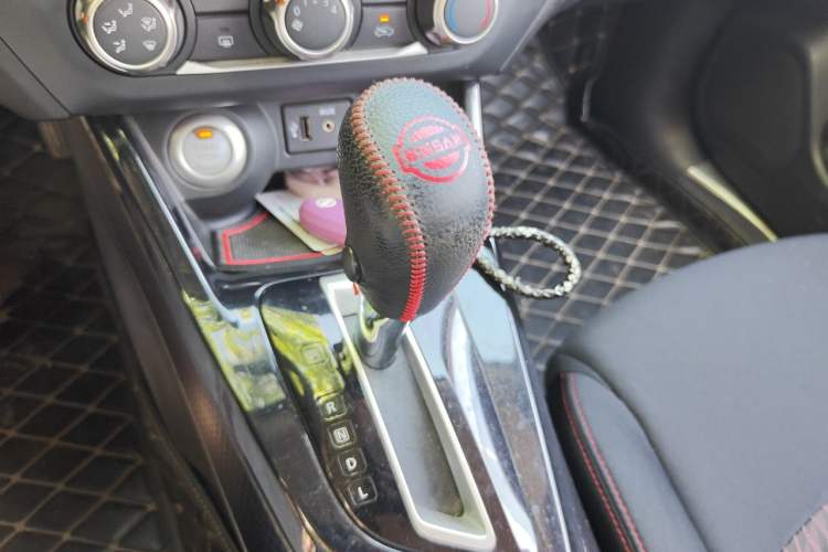 Used Nissan Lannia 2016 1.6L CVT Smart Edition Gear Lever