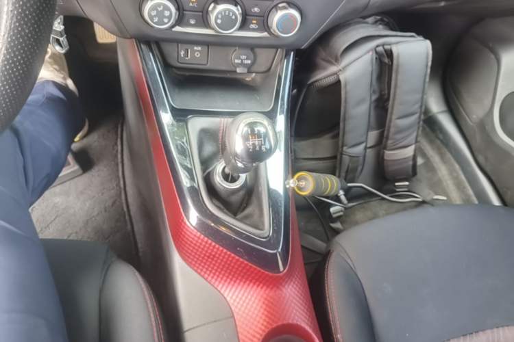 Used Nissan Lannia 2016 1.6L Manual Cool Edition Gear Lever