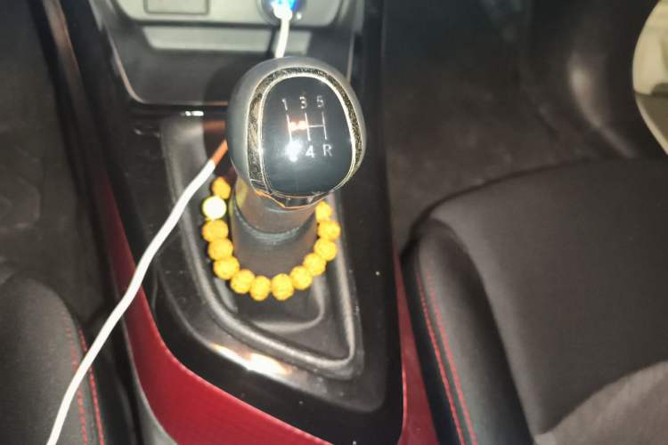 Used Nissan Lannia 2016 1.6L Manual Cool Edition Gear Lever