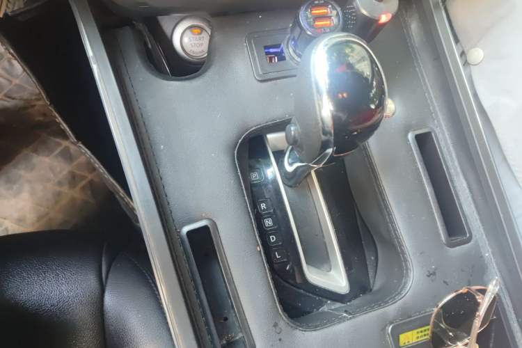 Used Nissan Lannia 2016 1.6L CVT Smart Cool Edition Gear Lever