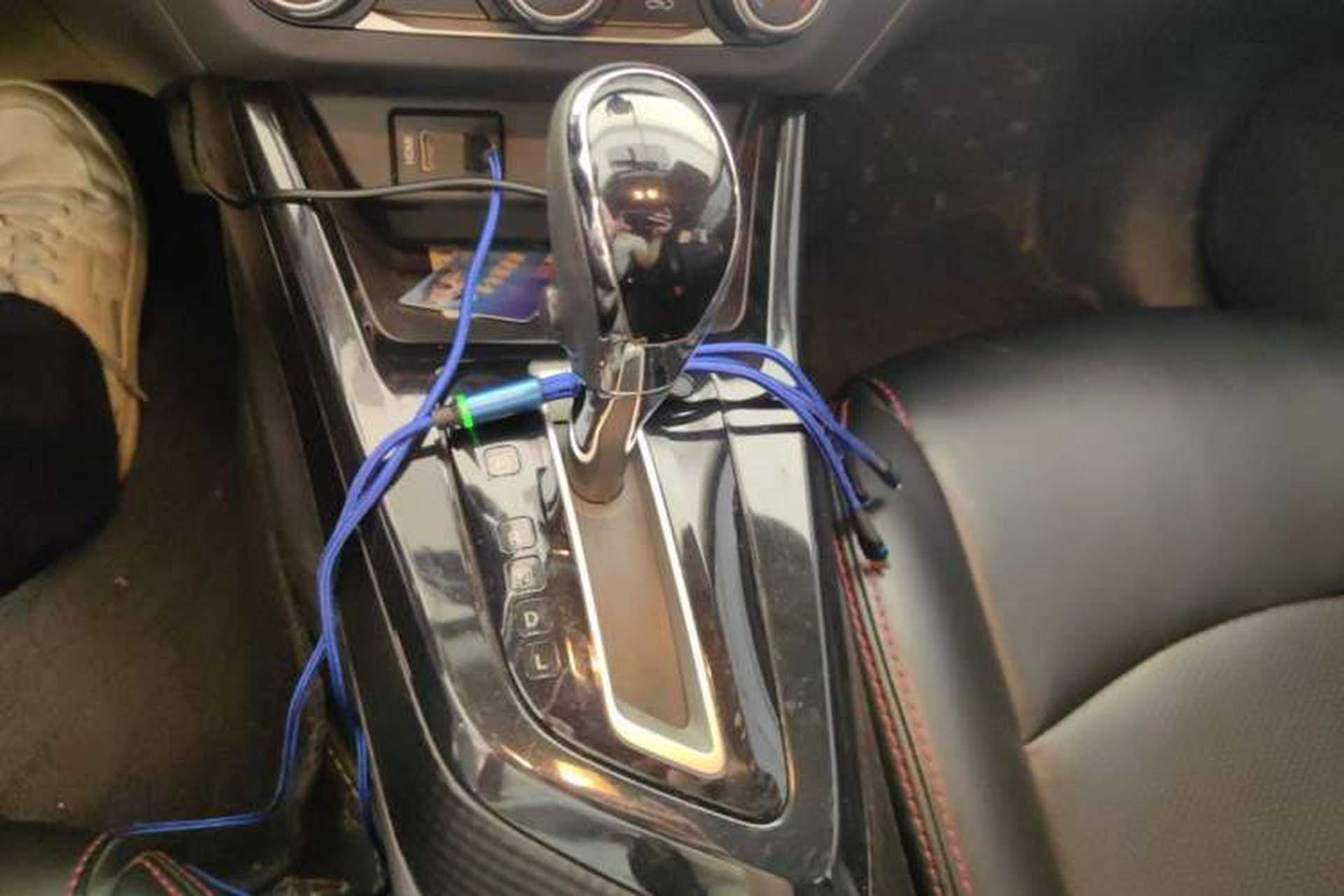 Used Nissan Lannia 2016 1.6L CVT Cool Edition Gear Lever