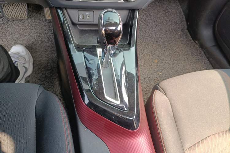 Used Nissan Lannia 2016 1.6L CVT Cool Edition Gear Lever