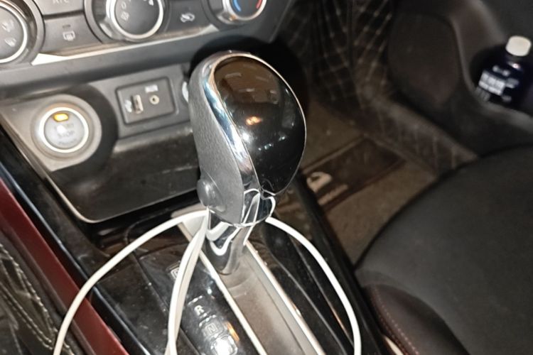 Used Nissan Lannia 2016 1.6L CVT Smart Cool Edition Gear Lever