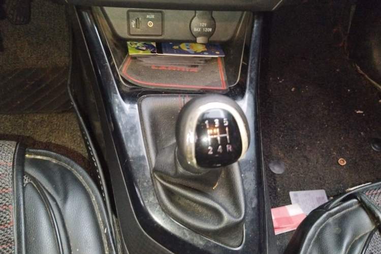 Used Nissan Lannia 2016 1.6L Manual Fashion Edition Gear Lever