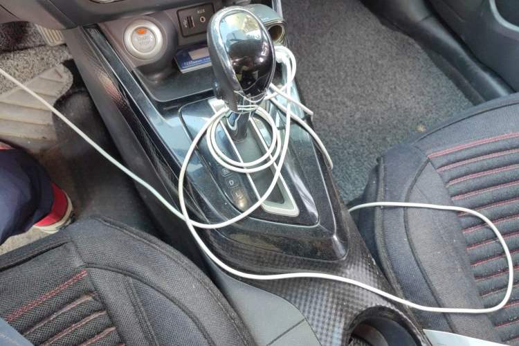 Used Nissan Lannia 2016 1.6L CVT Smart Cool Edition Gear Lever