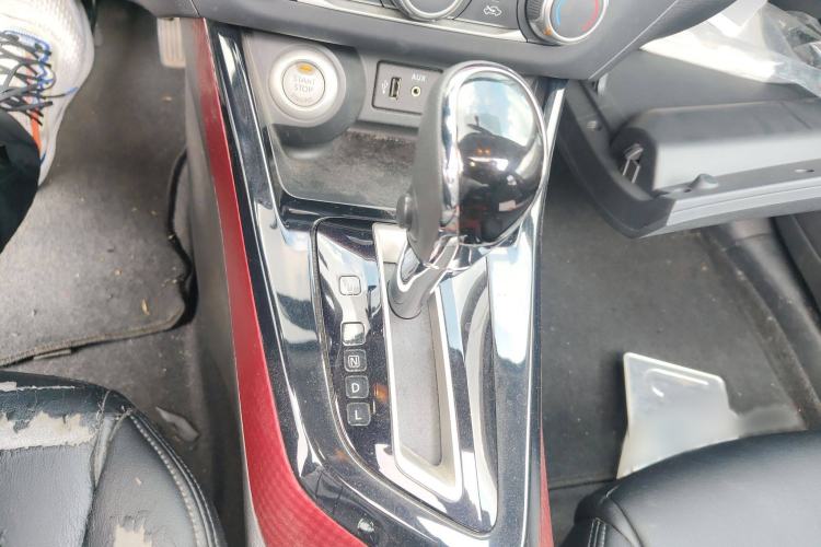 Used Nissan Lannia 2016 1.6L CVT Smart Cool Edition Gear Lever