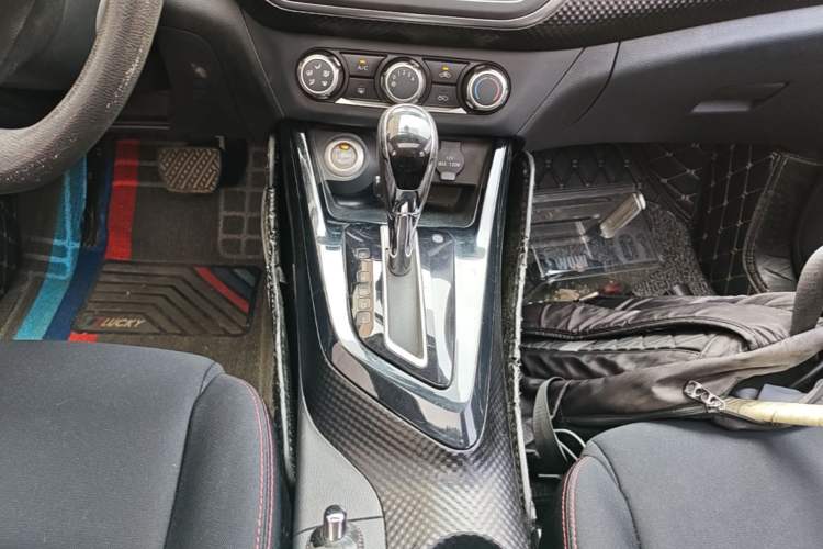 Used Nissan Lannia 2016 1.6L CVT Smart Cool Edition Gear Lever