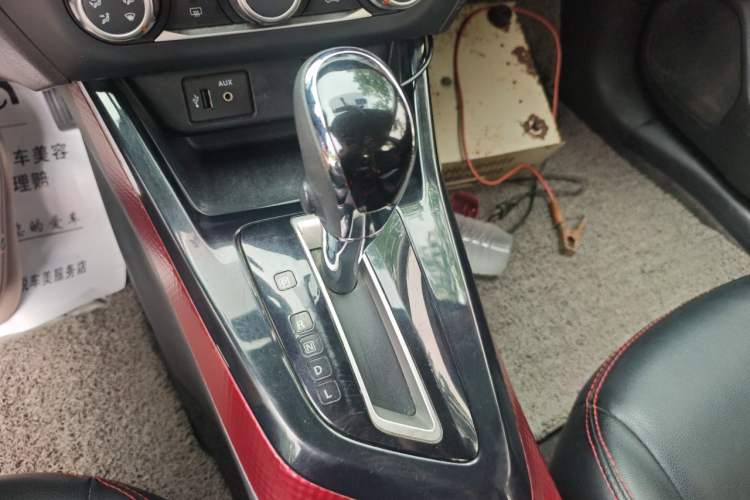 Used Nissan Lannia 2016 1.6L CVT Cool Edition Gear Lever