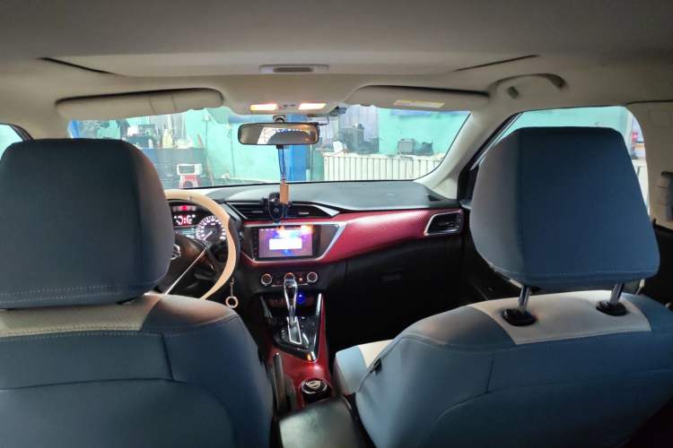 Used Nissan Lannia 2016 1.6L CVT Cool Edition Headliner
